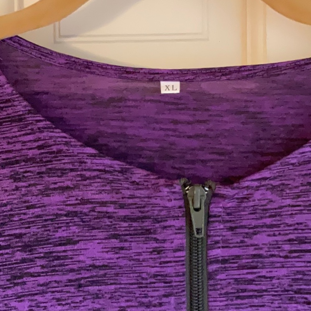 Purple top - Picture 6 of 7